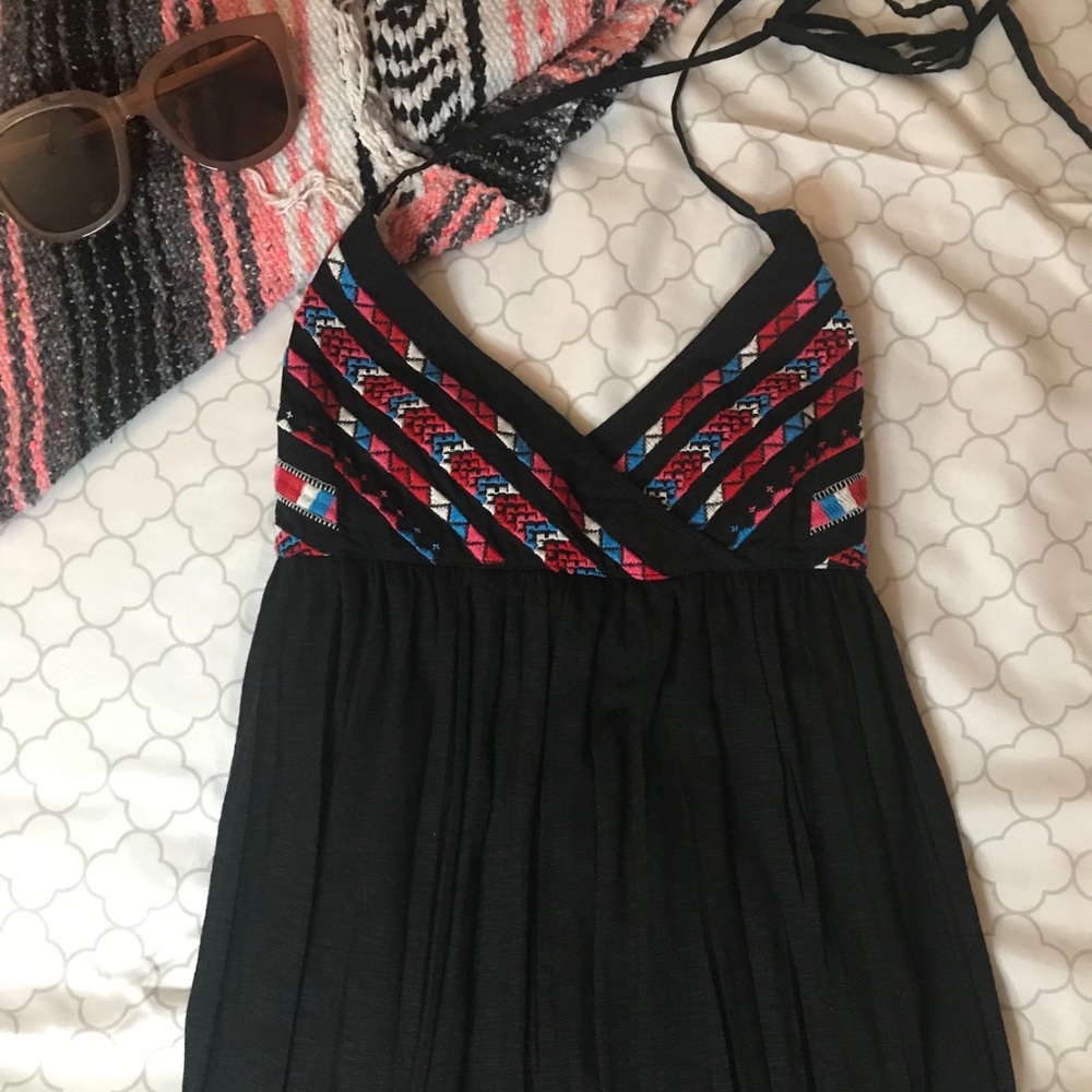 Women’s low cut halter top